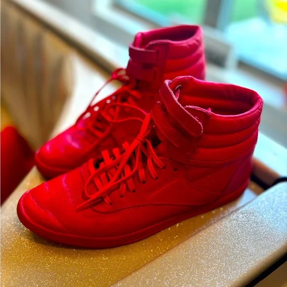 Reebok Red High-Top Sneakers Athletic - Picture 1 of 2
